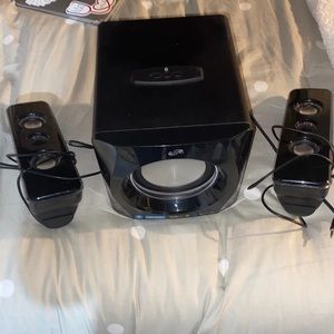 Bluetooth stereo speaker